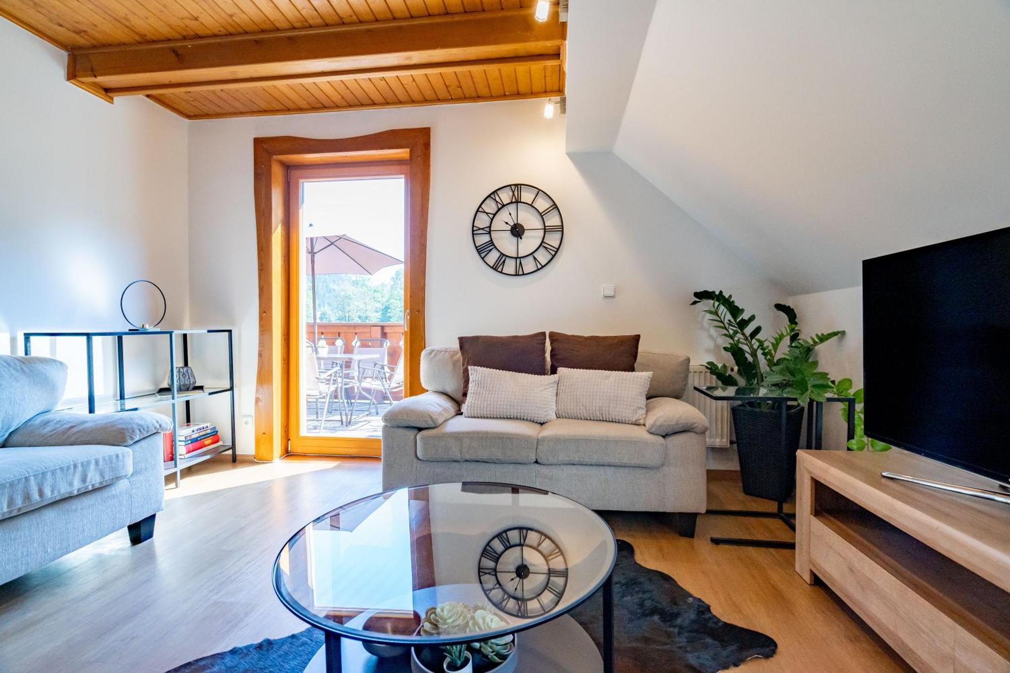 Pod Milonovou Apartment Velke Karlovice Bagian luar foto