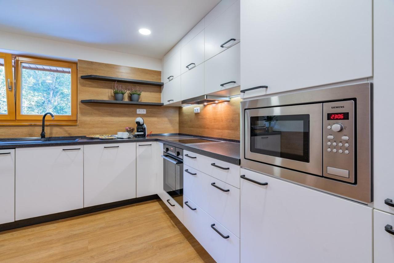 Pod Milonovou Apartment Velke Karlovice Bagian luar foto