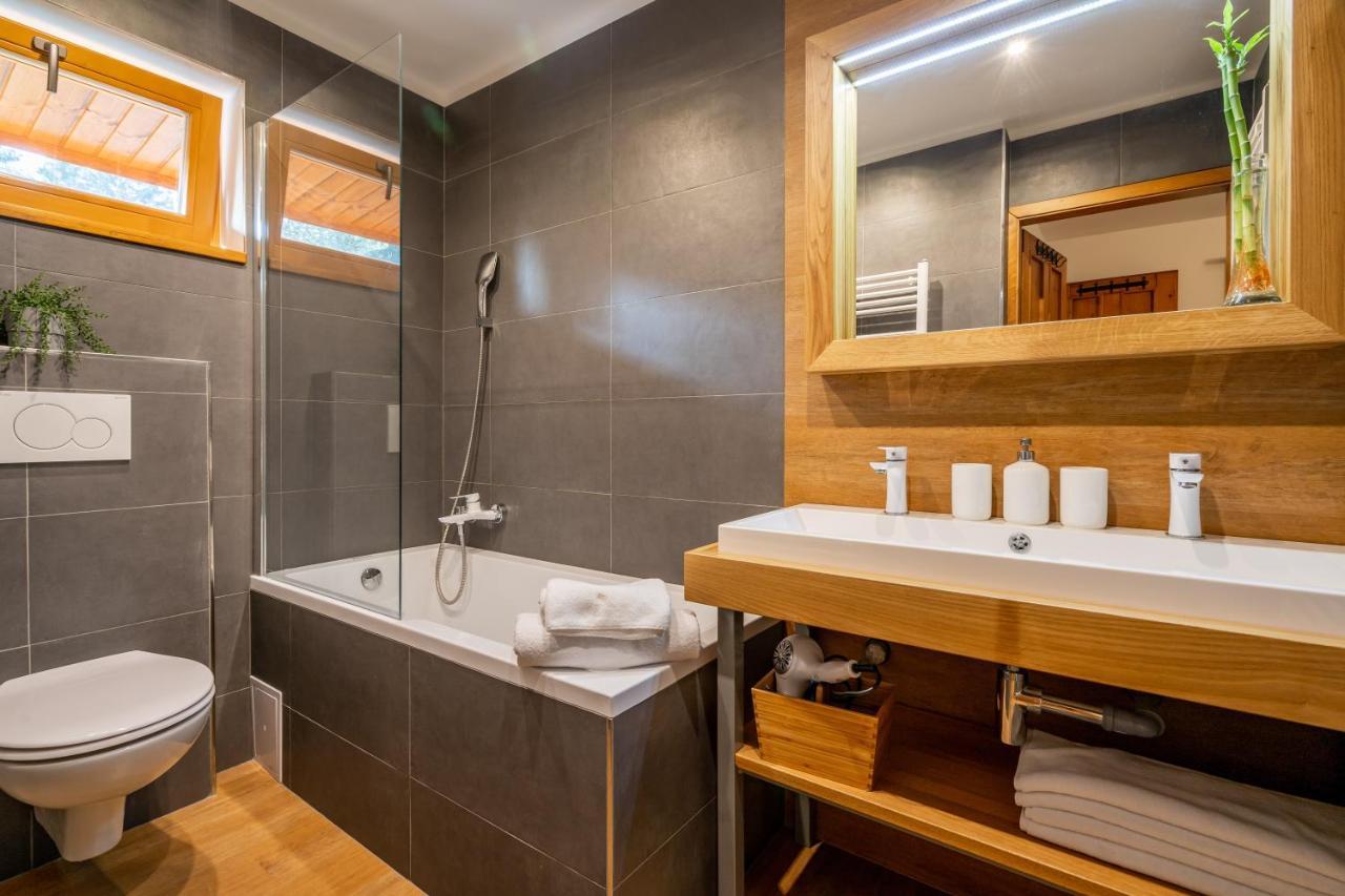 Pod Milonovou Apartment Velke Karlovice Bagian luar foto
